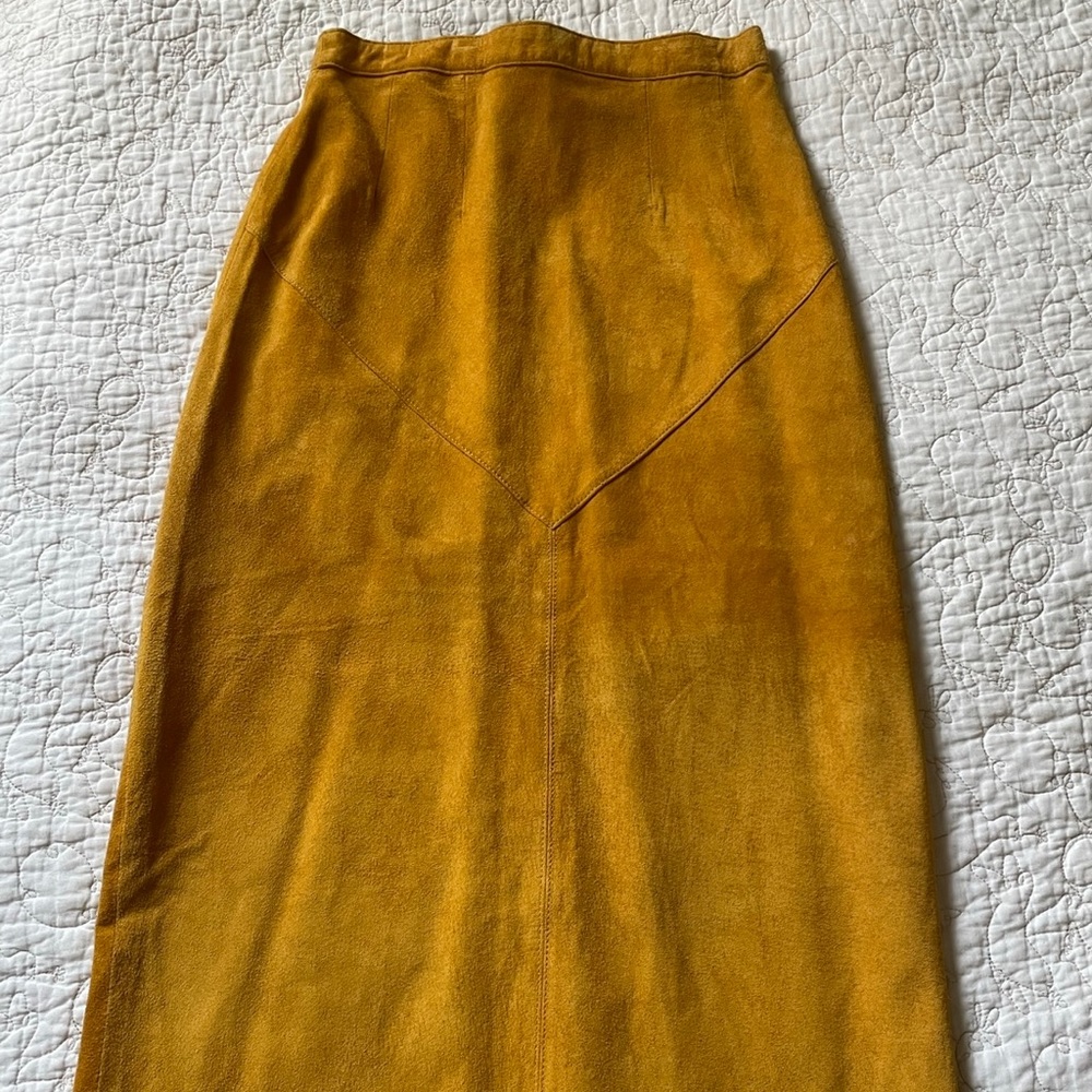 Vintage suede pencil skirt perfect for fall.